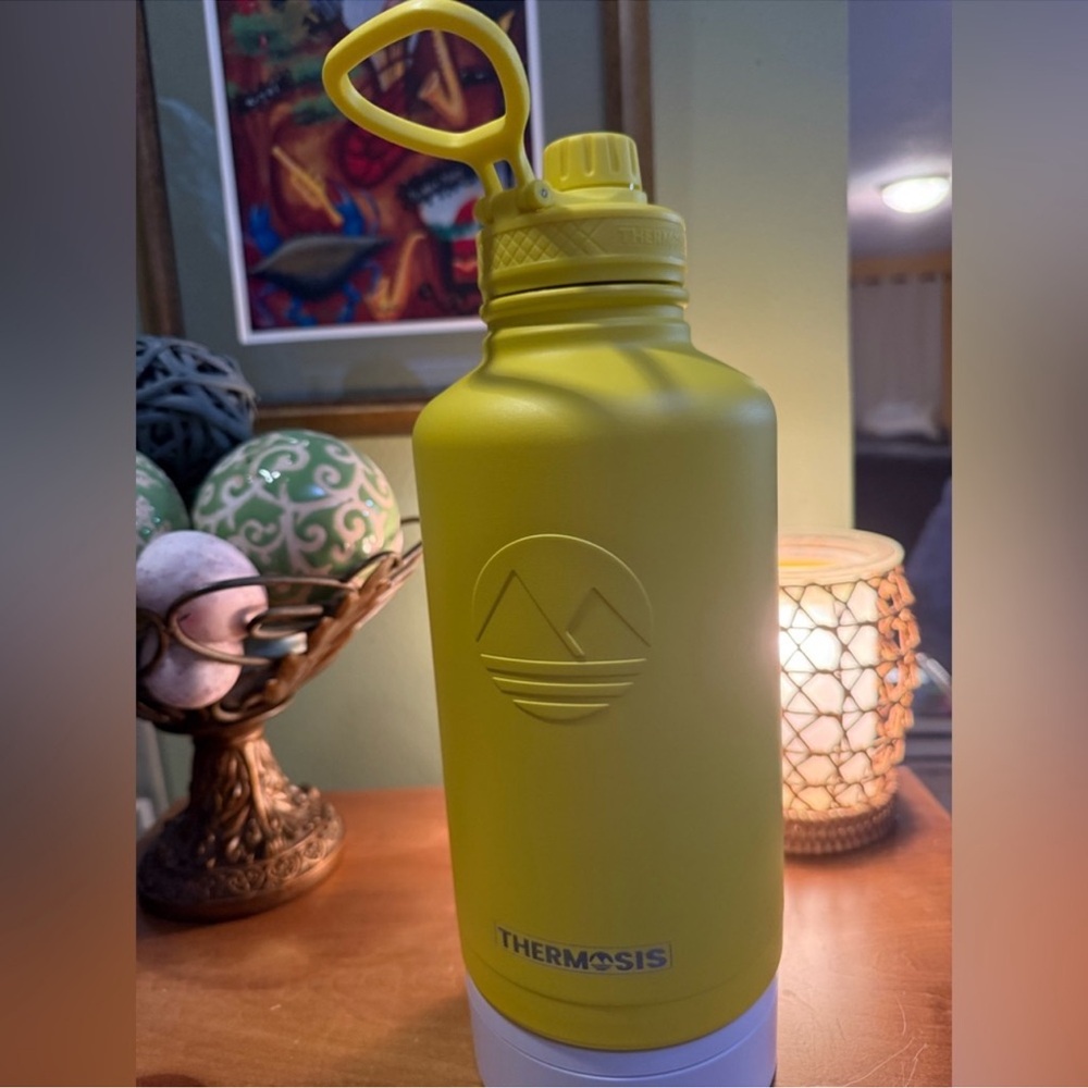 Thermosis Half Gallon Insulated
Water Bottle With Crossbody Sleeve 64oz - Picture 9 of 16